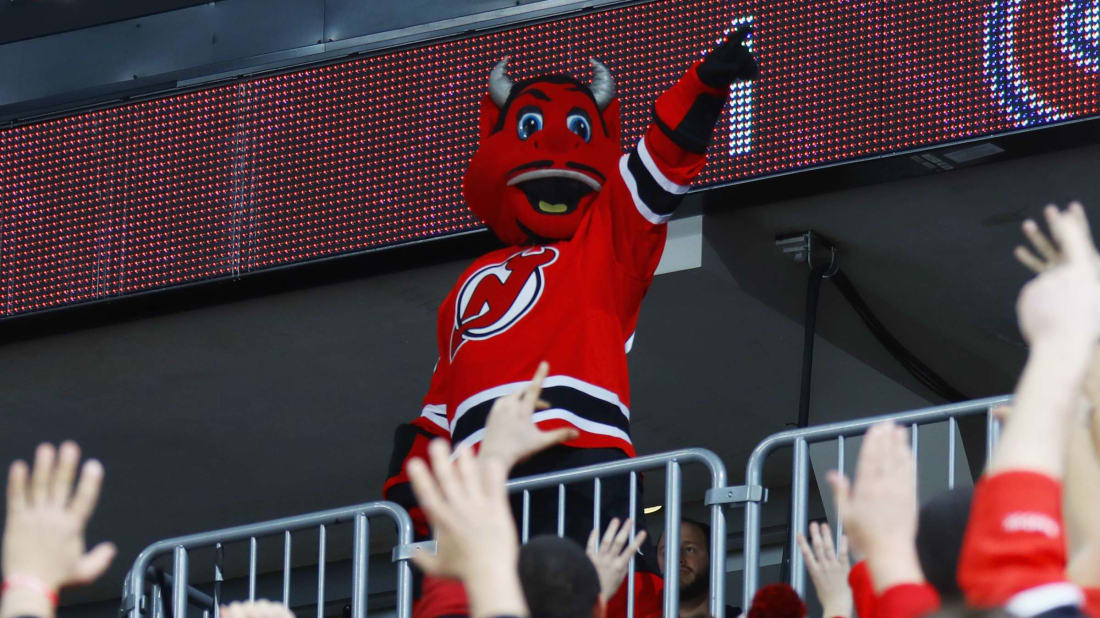  The New Jersey Devil mascot steals the show during a game against the Mo<em></em>ntreal Canadiens.