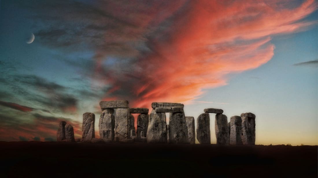 Despite its fame, Sto<em></em>nehenge remains one of the world's most mysterious megalithic sites.