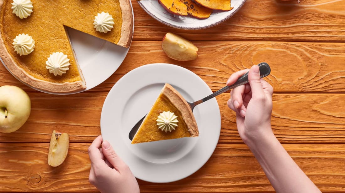 Yes, you can bring pumpkin pie on a plane.